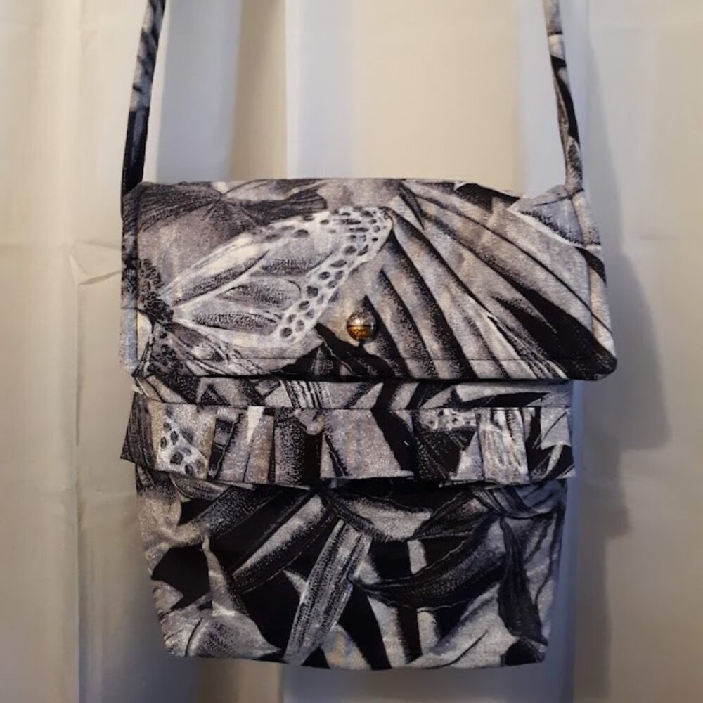 NEW Butterfly Floral Top handle Shoulder Bag Purse Purple Black Ruffled Quilted